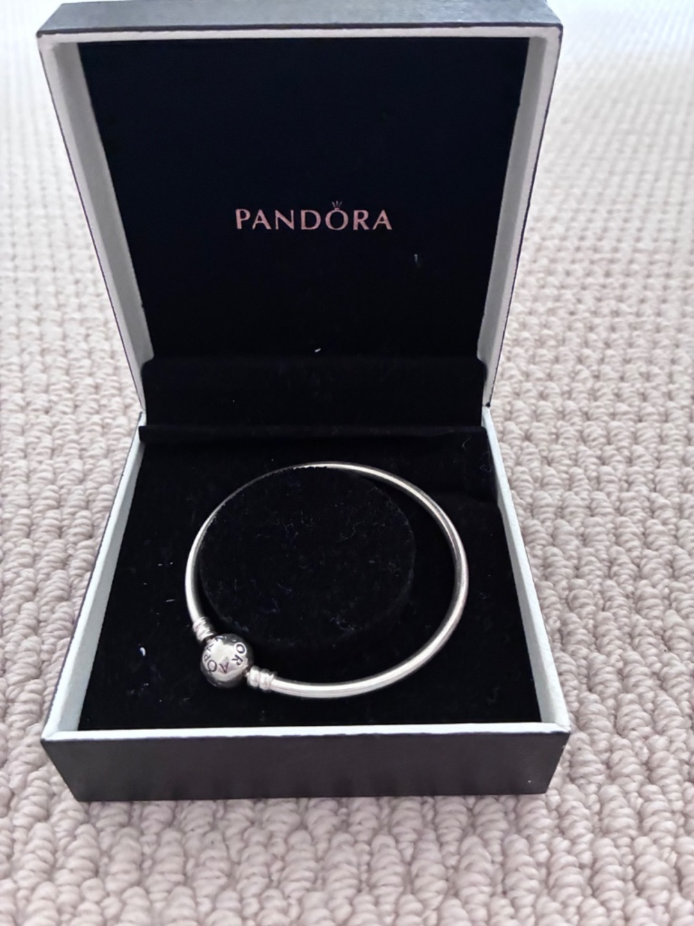 Metal pandora bangle/charm bracelet